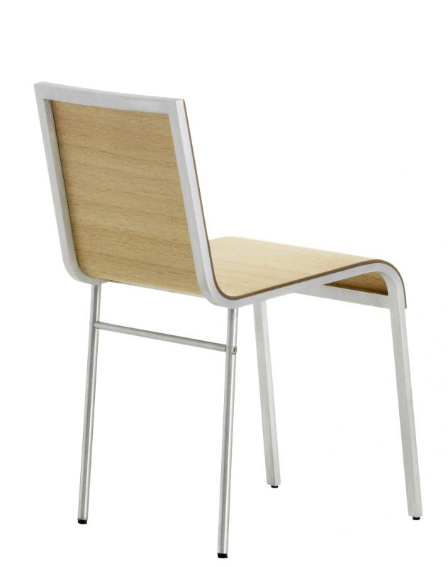.02 Stuhl von Vitra, Miniaturansicht. Holz und Metall, minimalistisches Design für Sammler und Liebhaber.